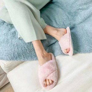 Splendid EUC Pink Cozy Slippers Size Medium/Large